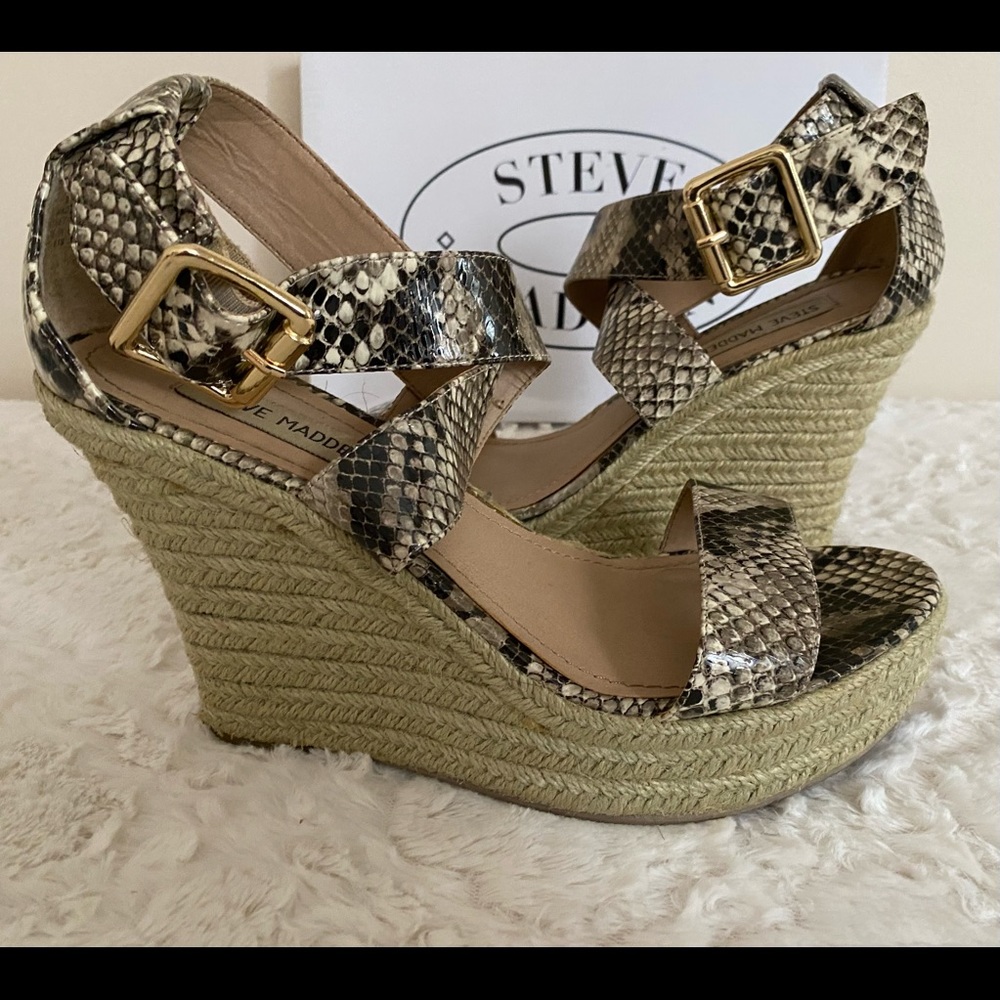 💕Auth💕 Steve Madden “ Pre-owned” Snake-Print Wedge  Sandals Women Size 8.5